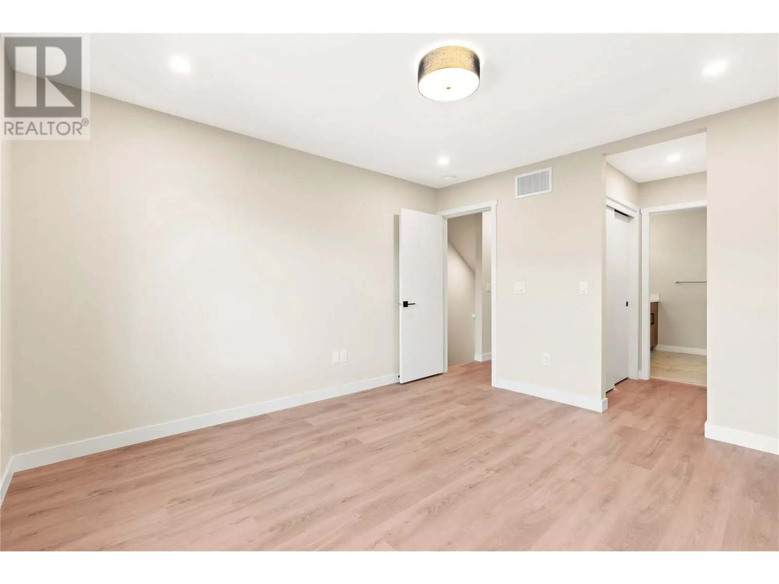 3907 26 Street Unit# 1