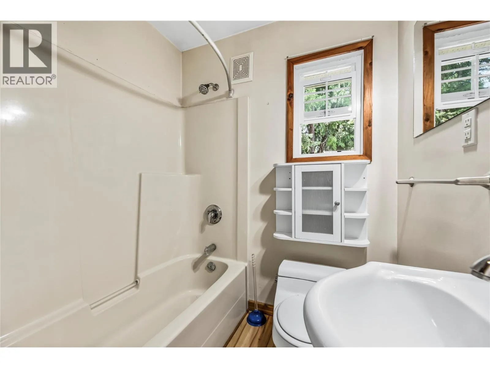 3447 Roberge Road