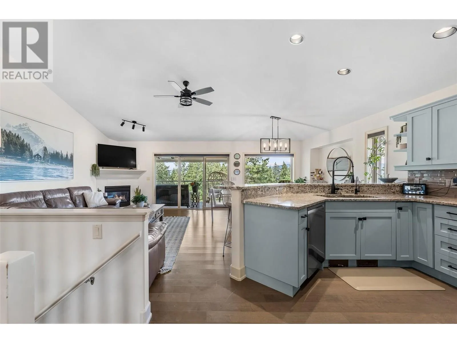 3430 Camelback Drive