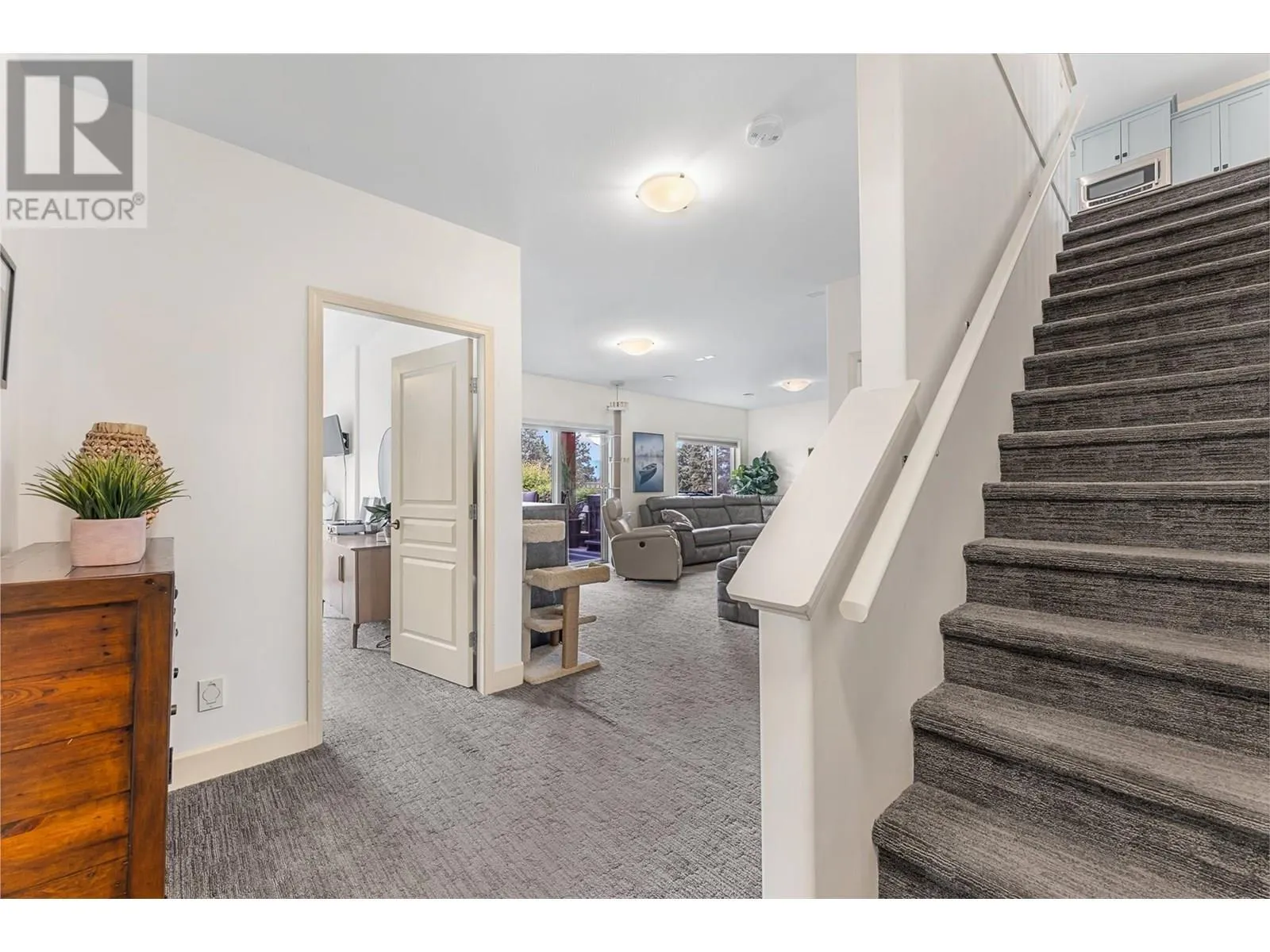 3430 Camelback Drive