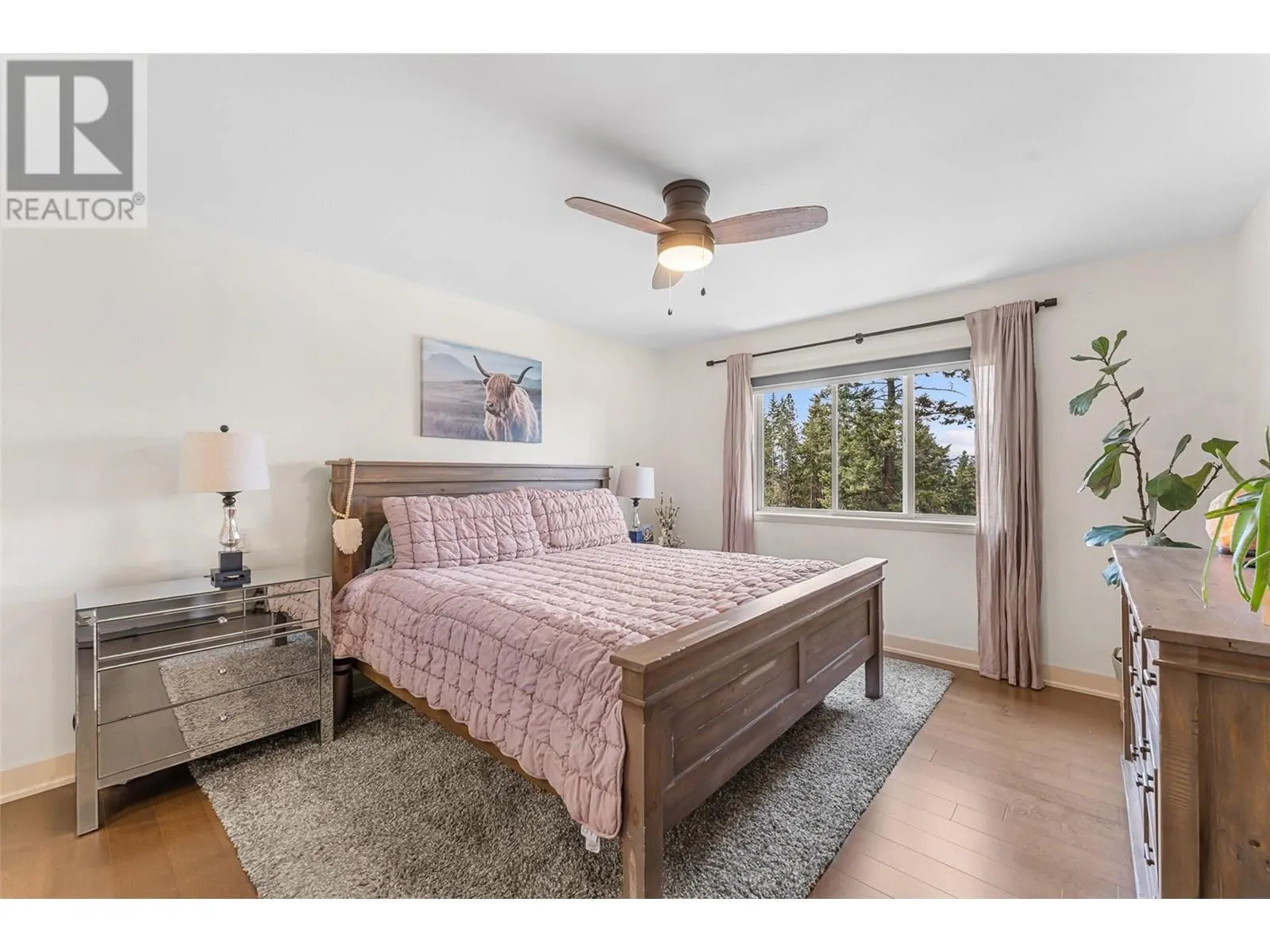 3430 Camelback Drive