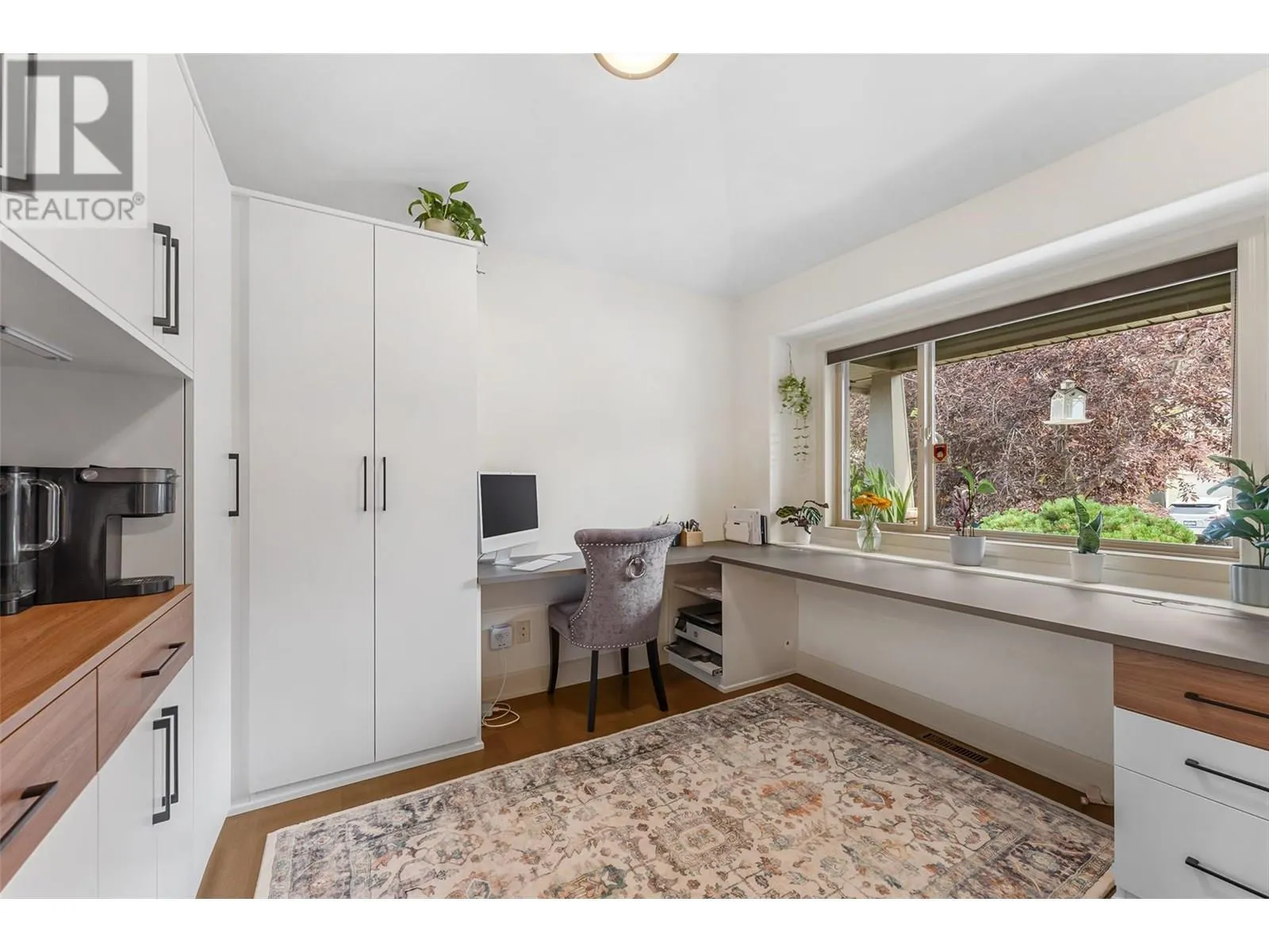 3430 Camelback Drive