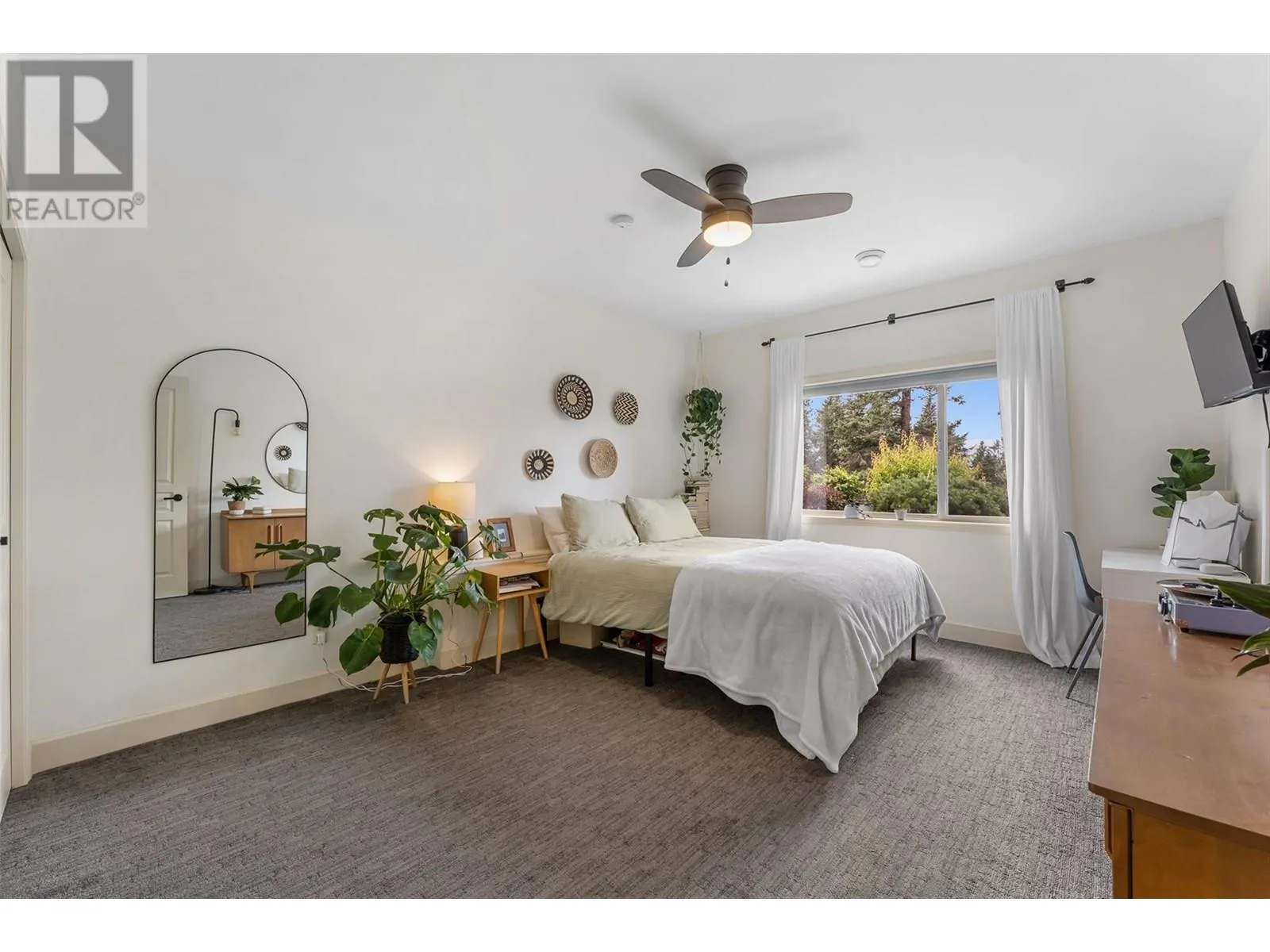 3430 Camelback Drive