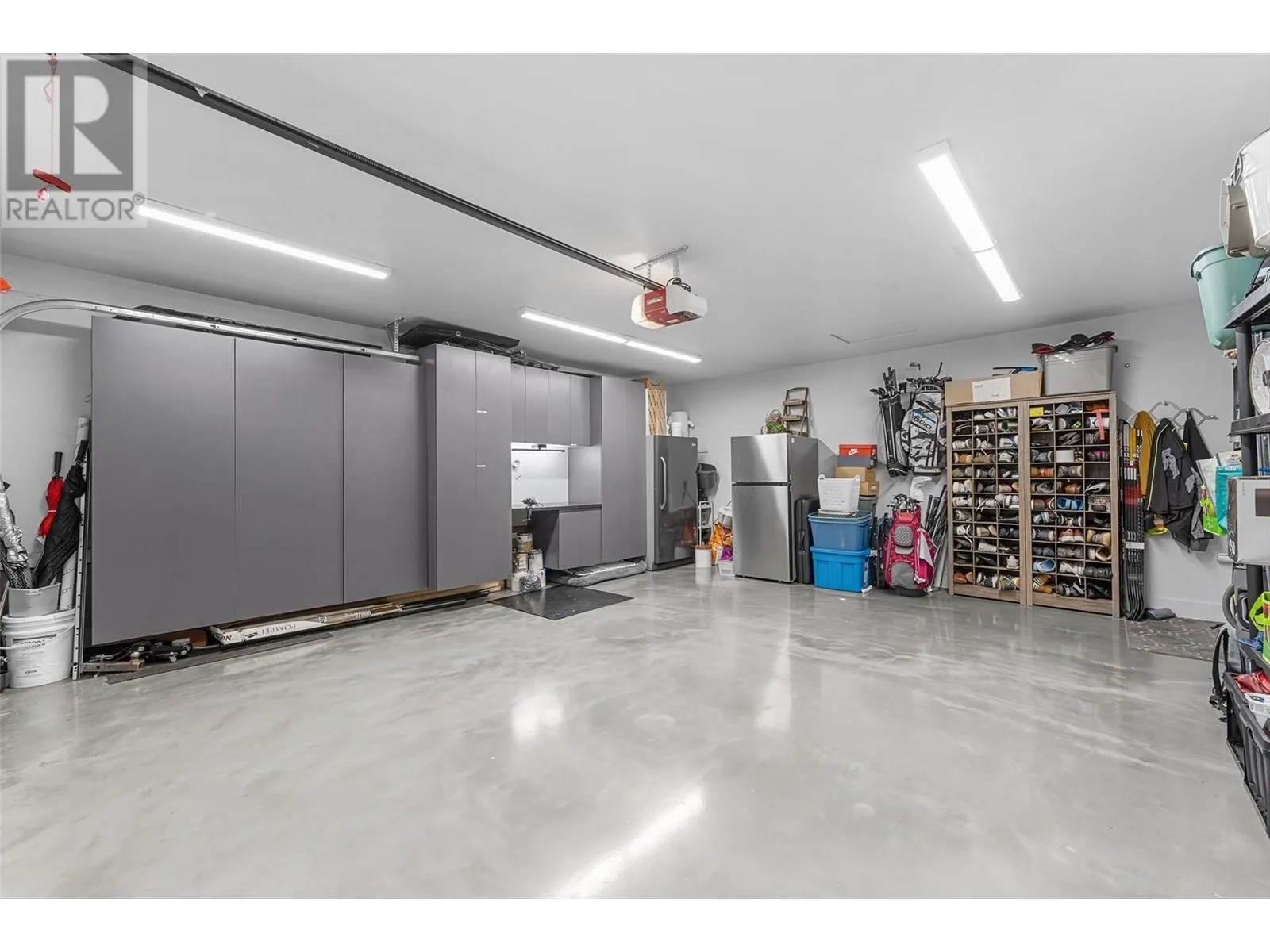 3430 Camelback Drive