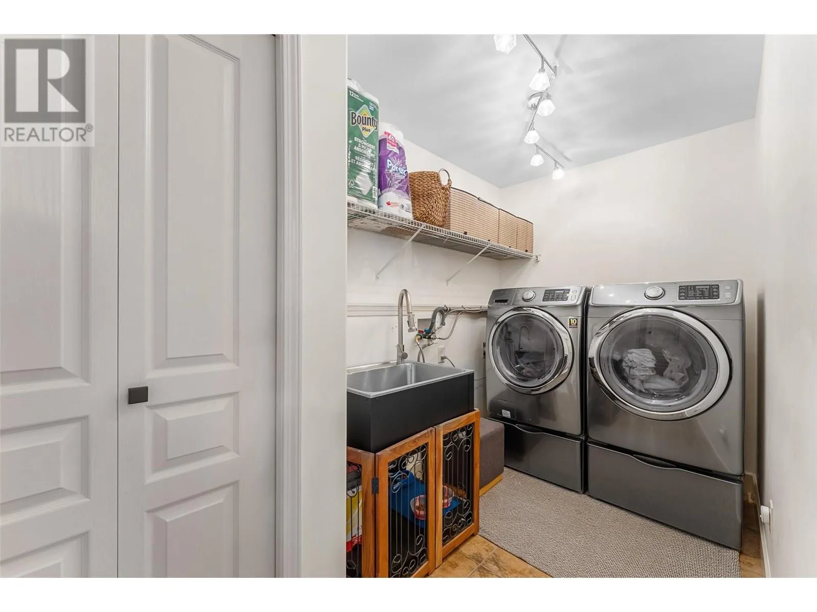 3430 Camelback Drive