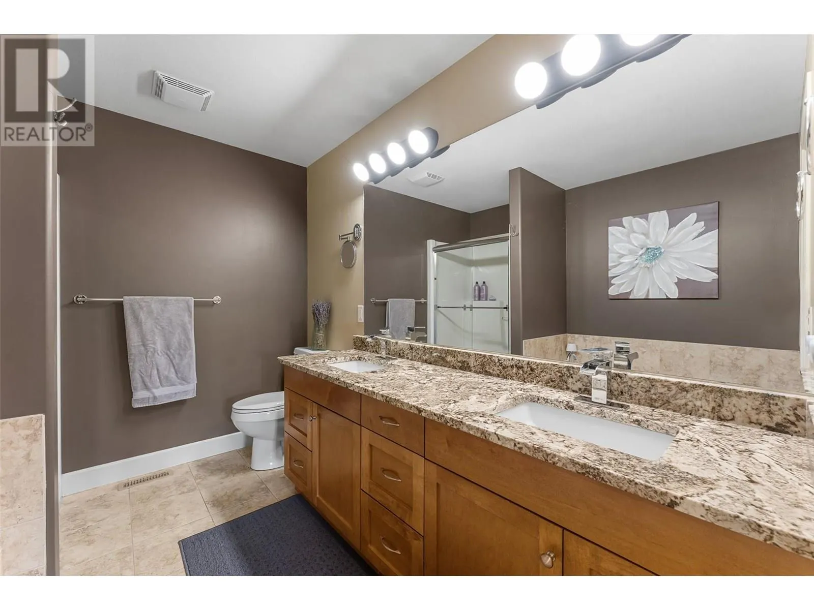 3430 Camelback Drive