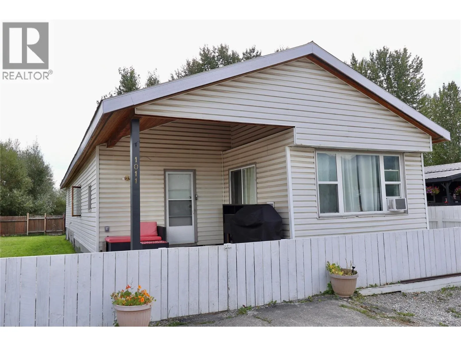 1011 King Crescent