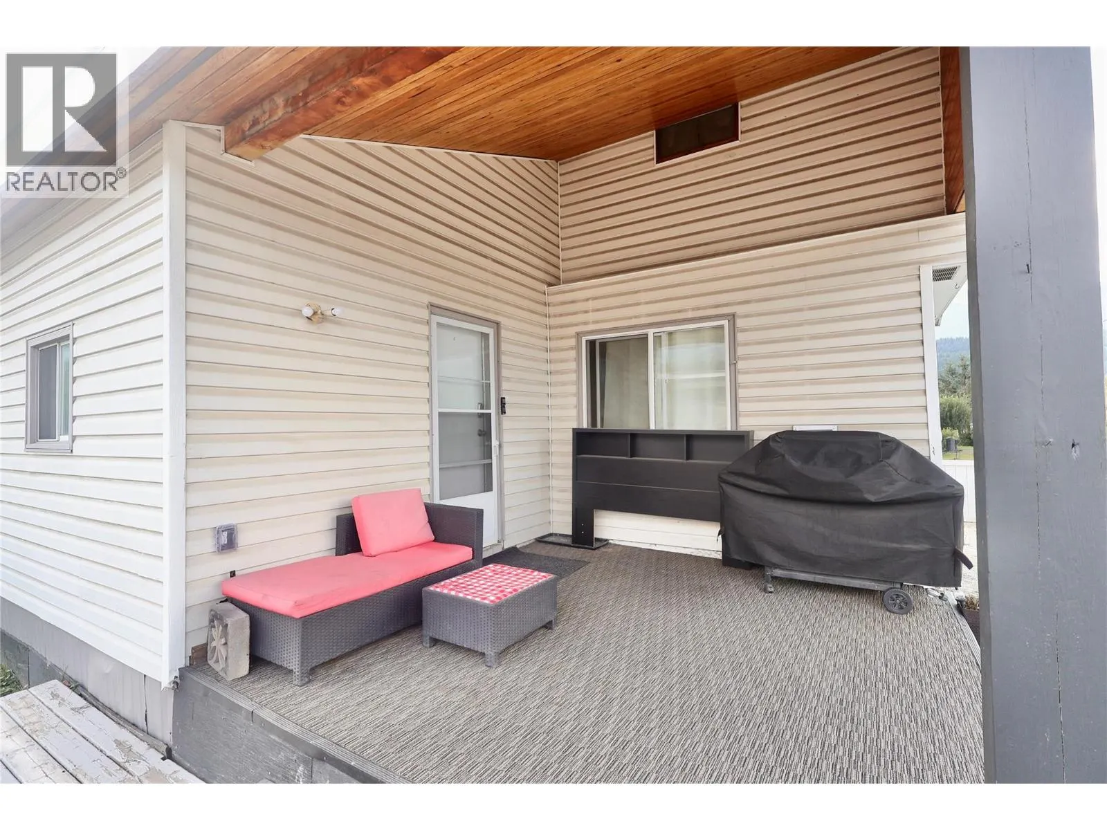 1011 King Crescent
