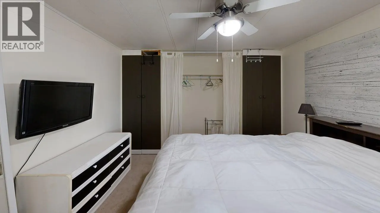 1011 King Crescent