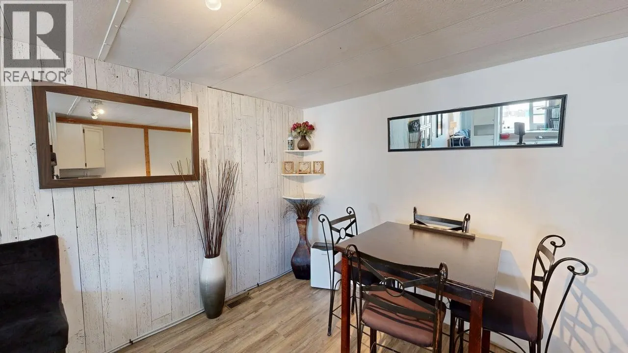 1011 King Crescent