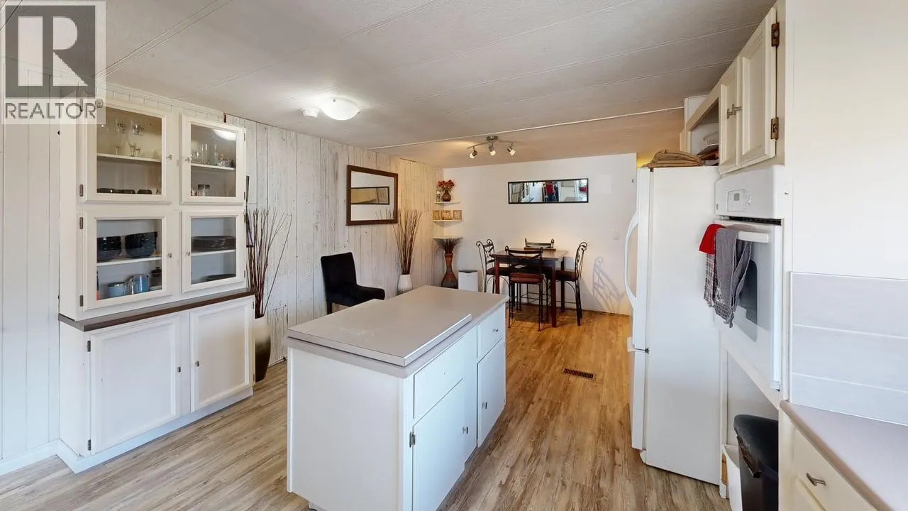 1011 King Crescent