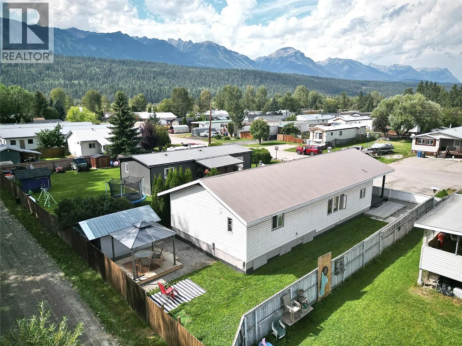 1011 King Crescent