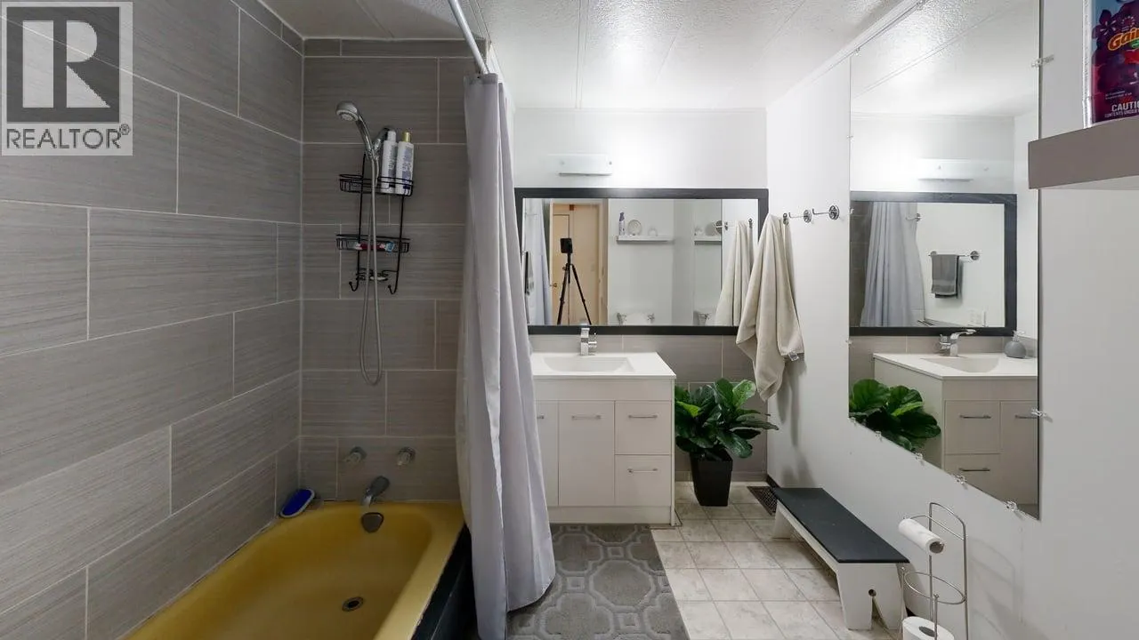1011 King Crescent