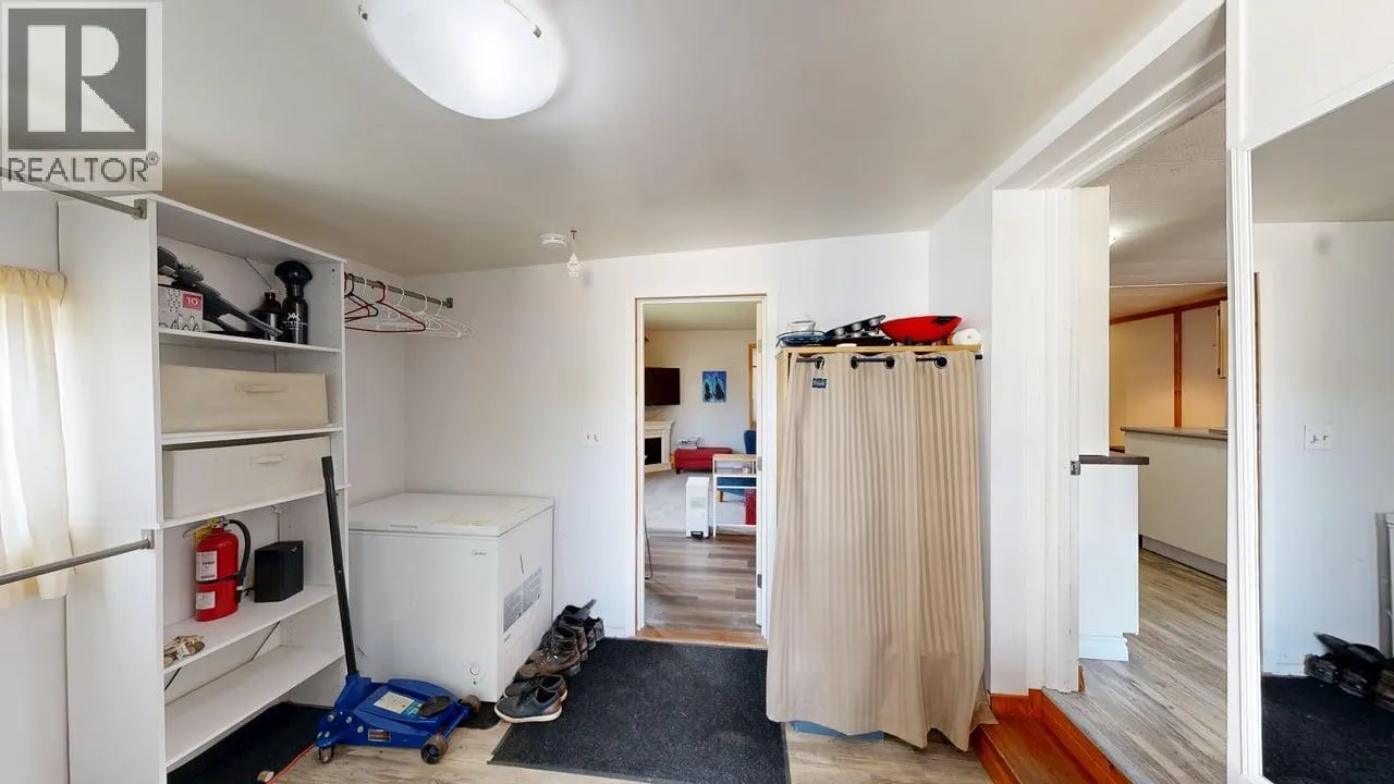 1011 King Crescent