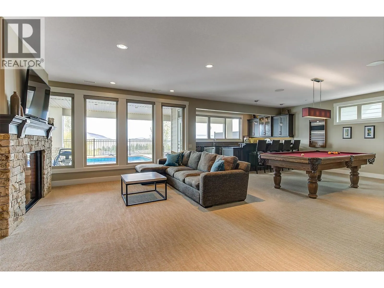 440 Lakepointe Drive
