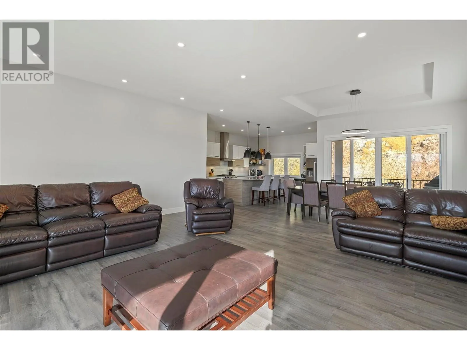 695 Deans Drive