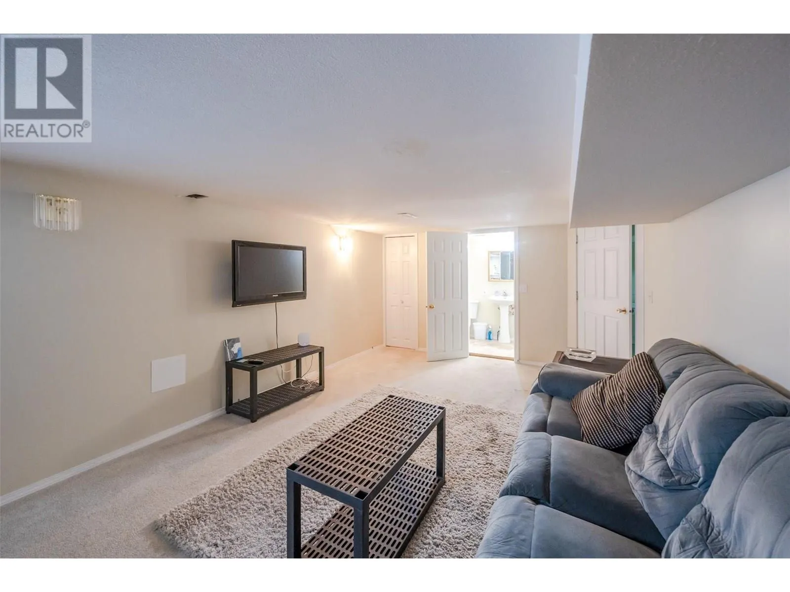 6006 Maple Drive