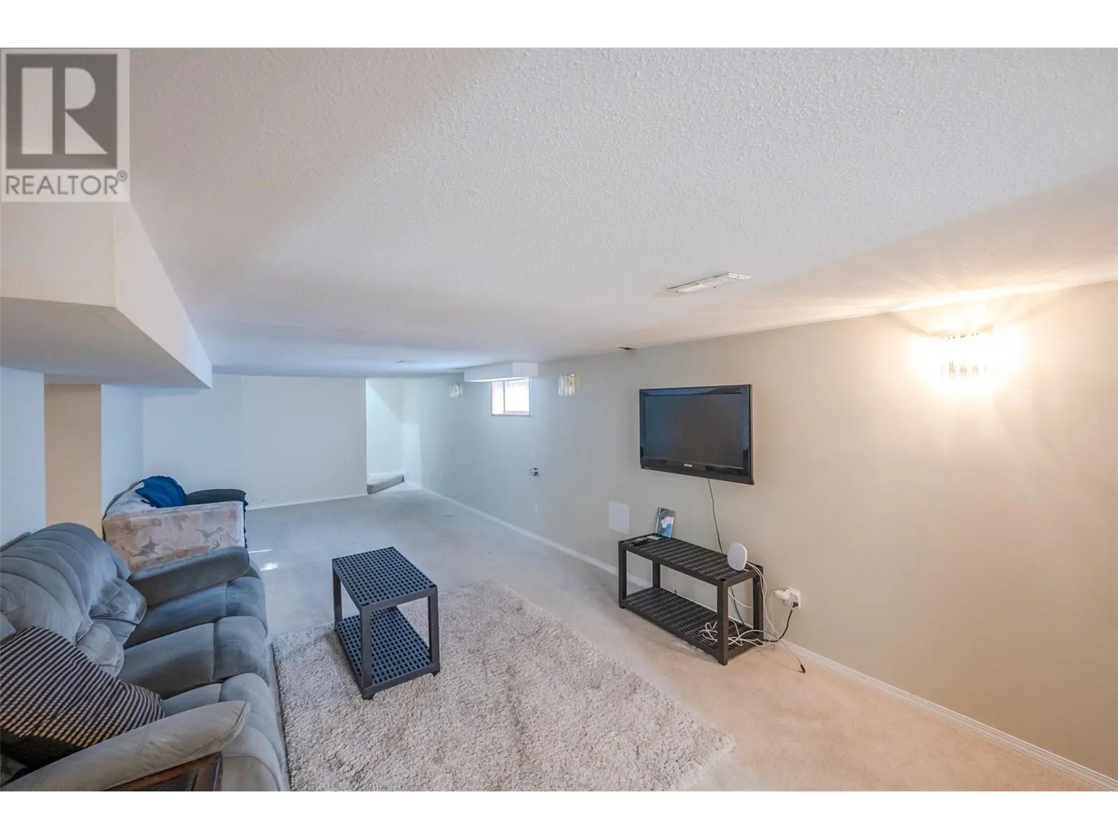 6006 Maple Drive
