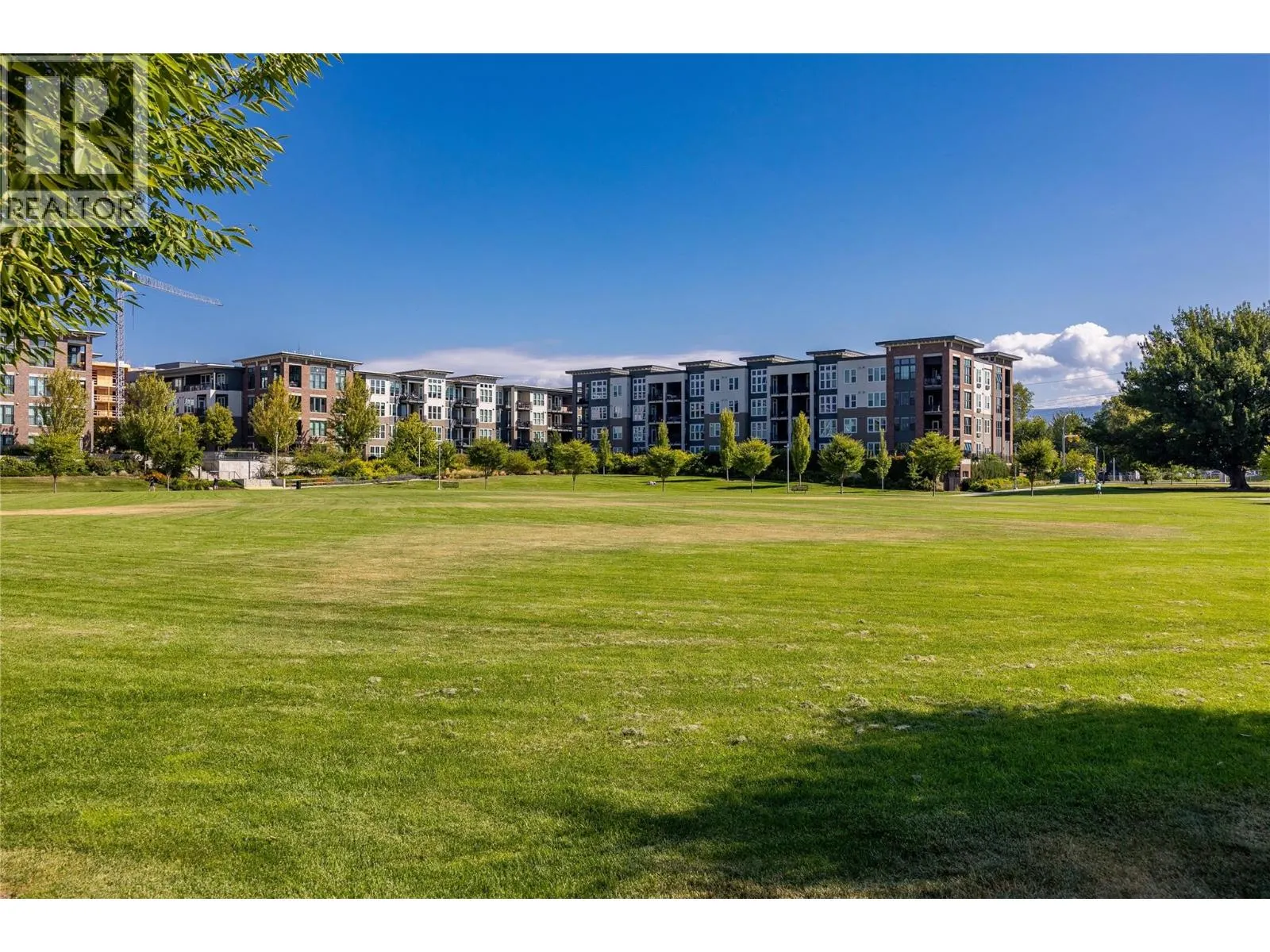 555 Rowcliffe Avenue Unit# 204