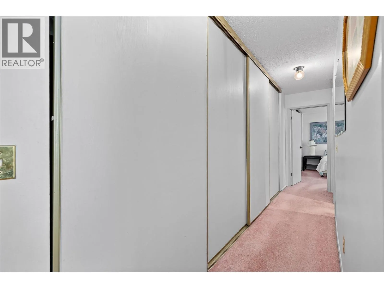 555 Rowcliffe Avenue Unit# 204