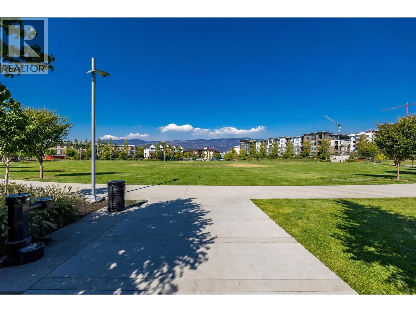 555 Rowcliffe Avenue Unit# 204