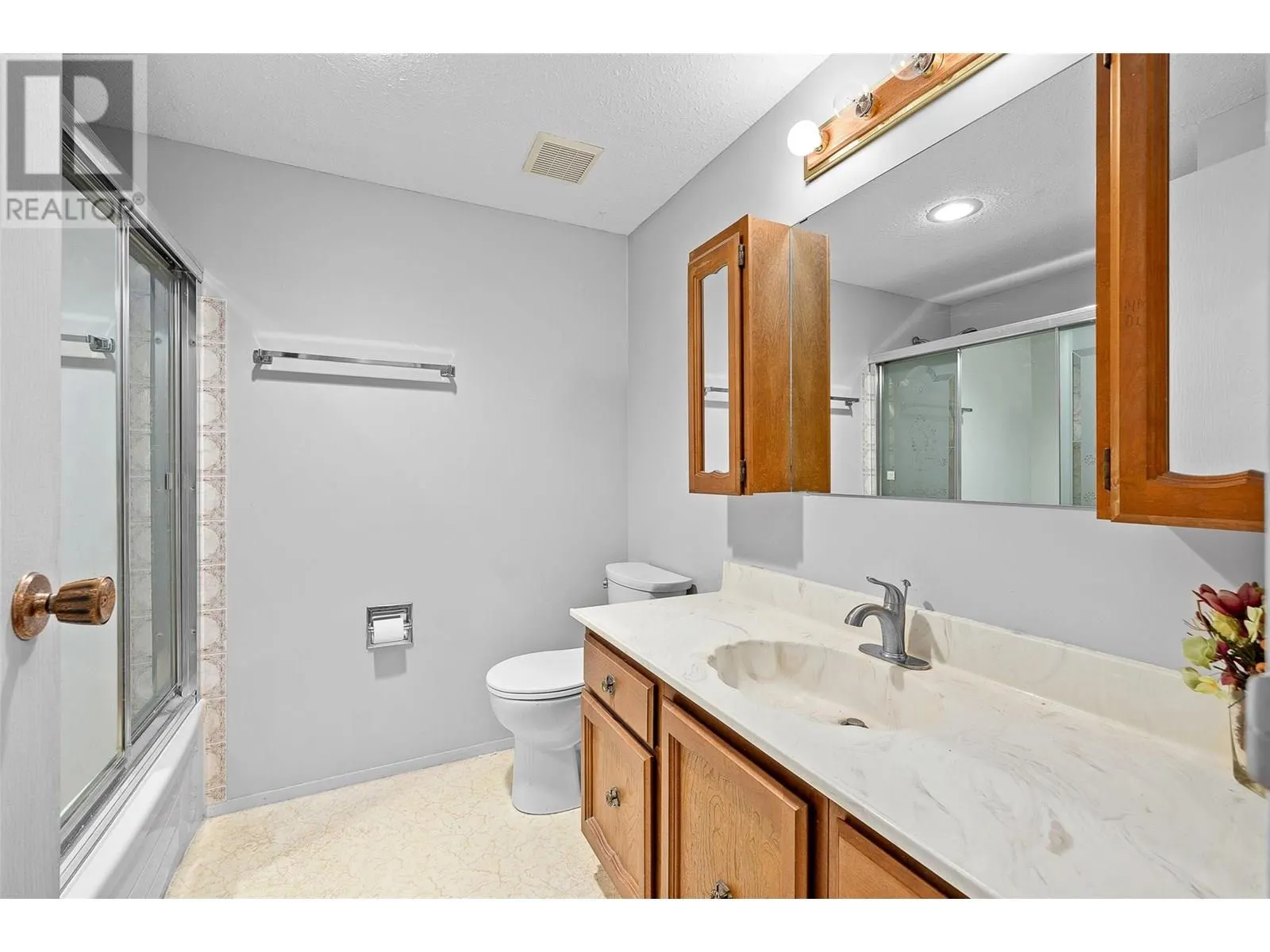 555 Rowcliffe Avenue Unit# 204