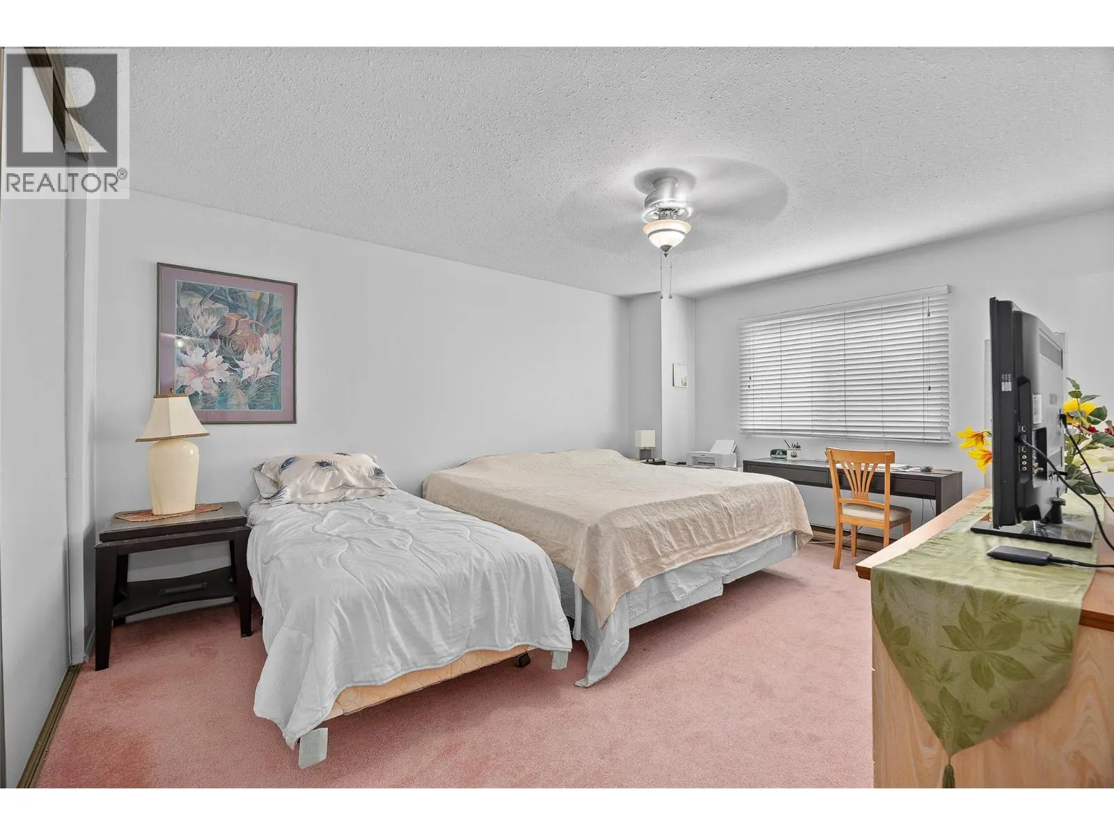 555 Rowcliffe Avenue Unit# 204