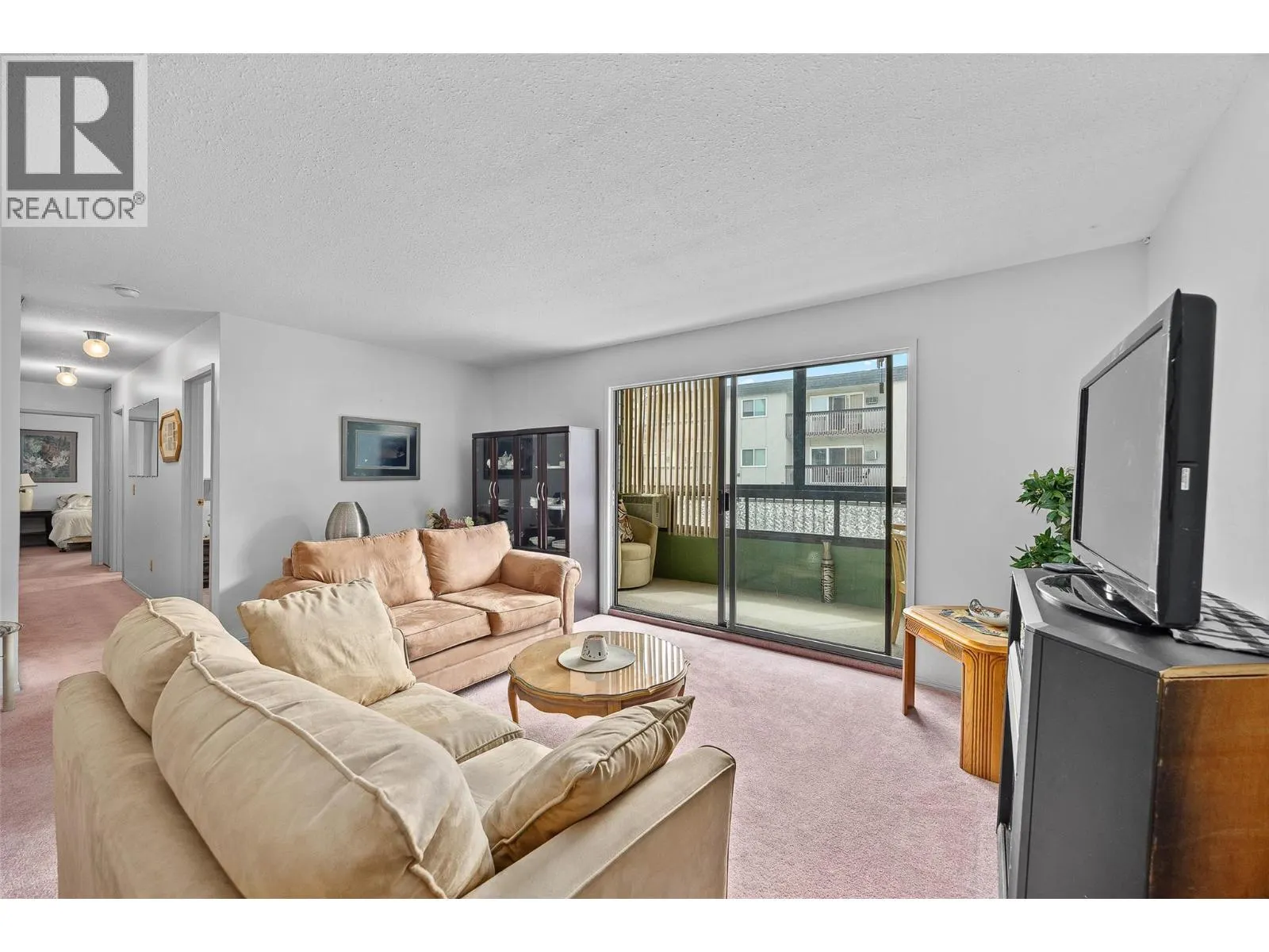 555 Rowcliffe Avenue Unit# 204