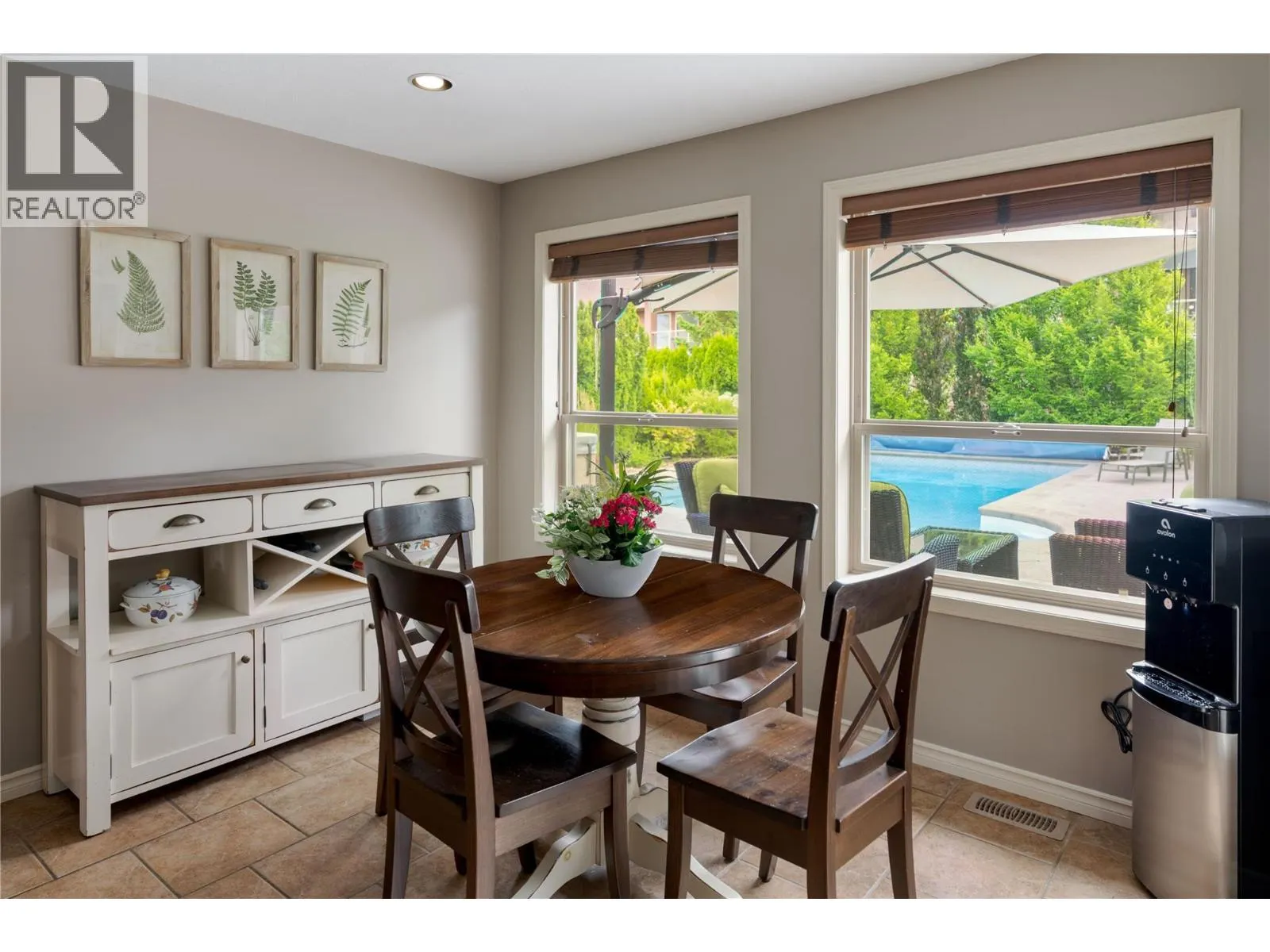 2464 SELKIRK Drive