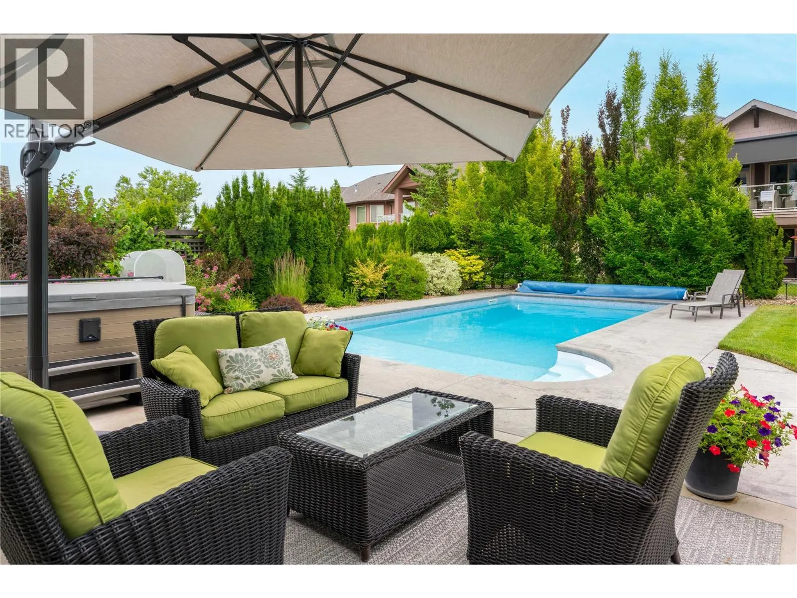 2464 SELKIRK Drive