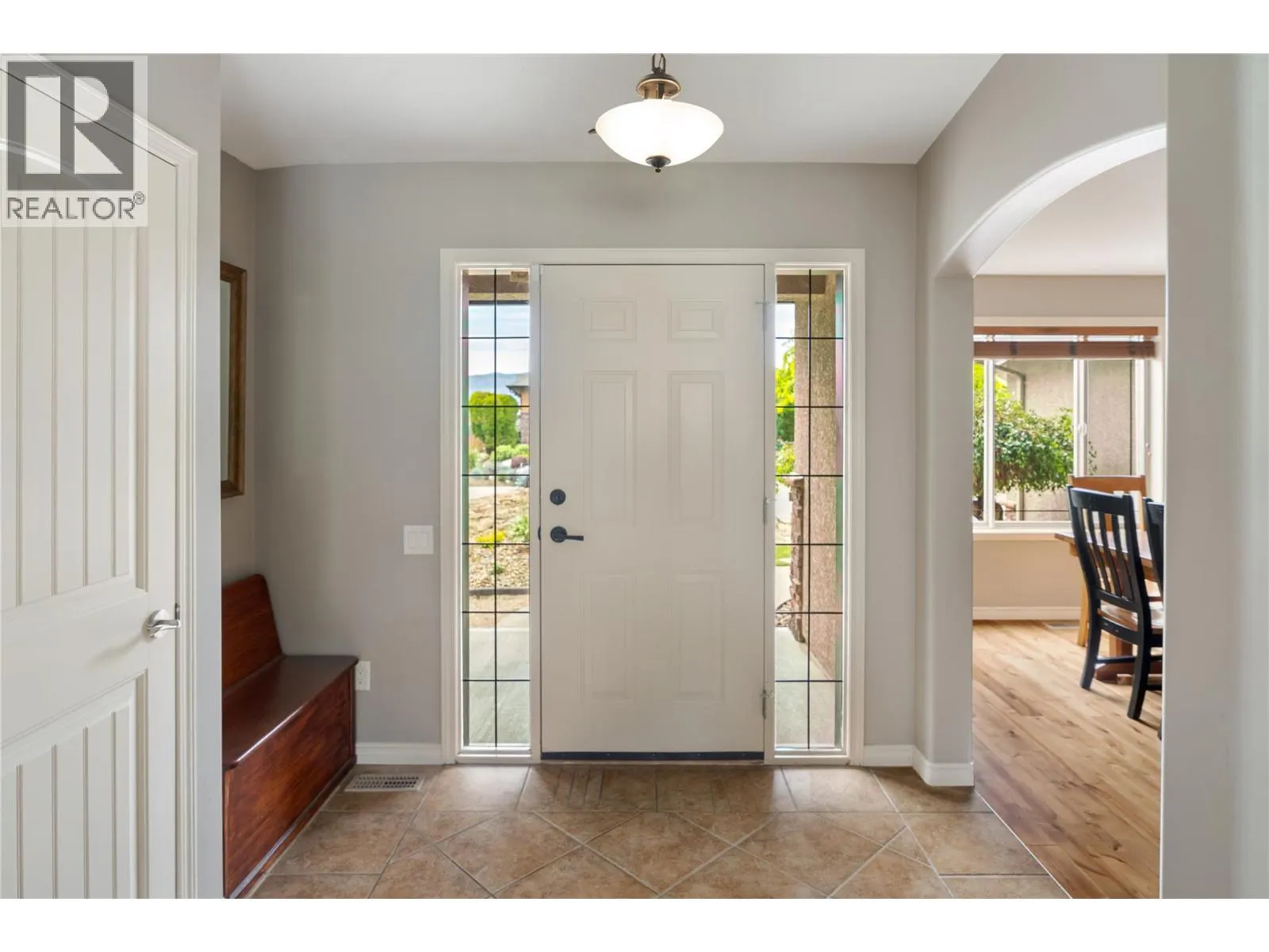 2464 SELKIRK Drive