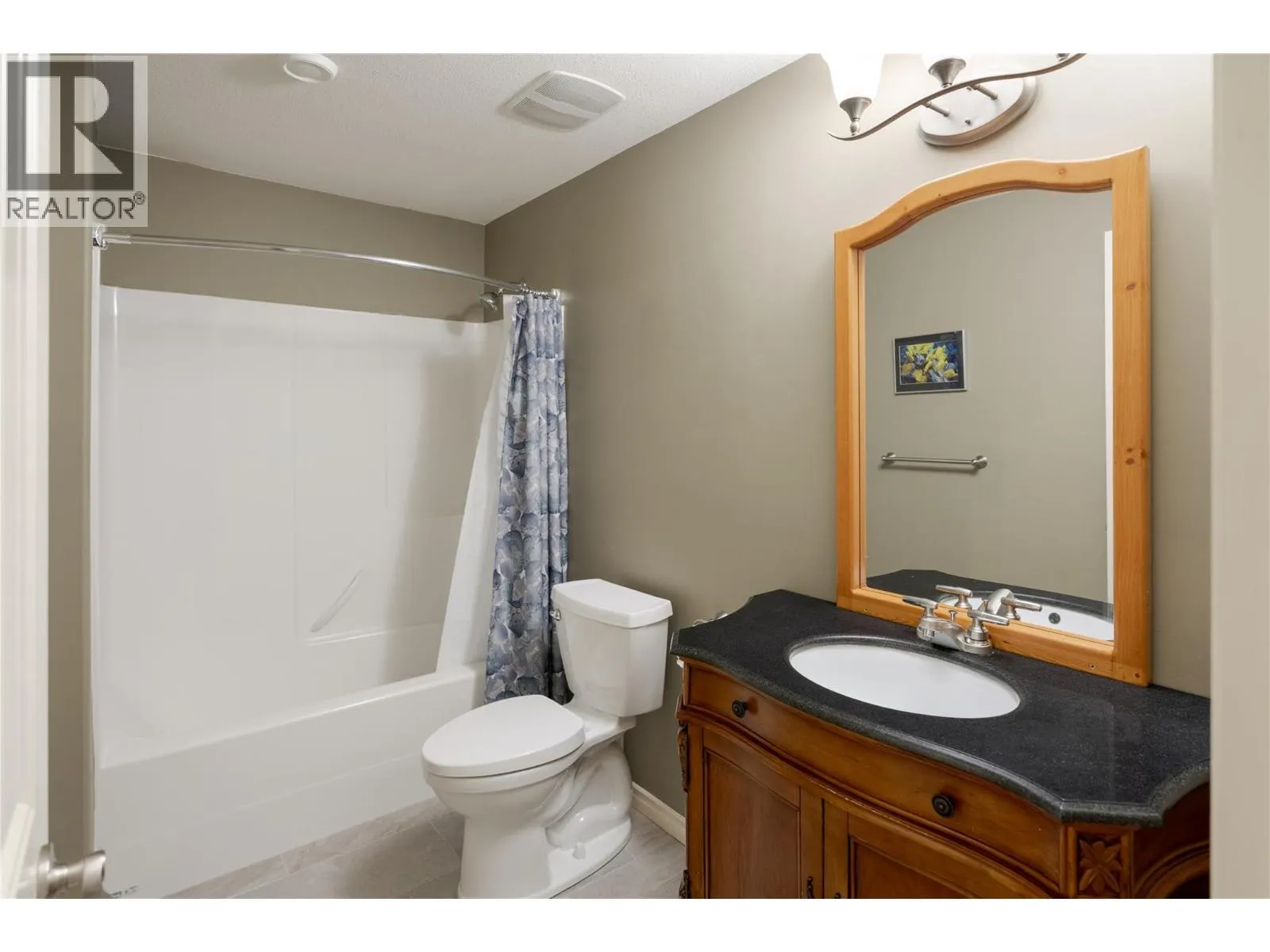 2464 SELKIRK Drive
