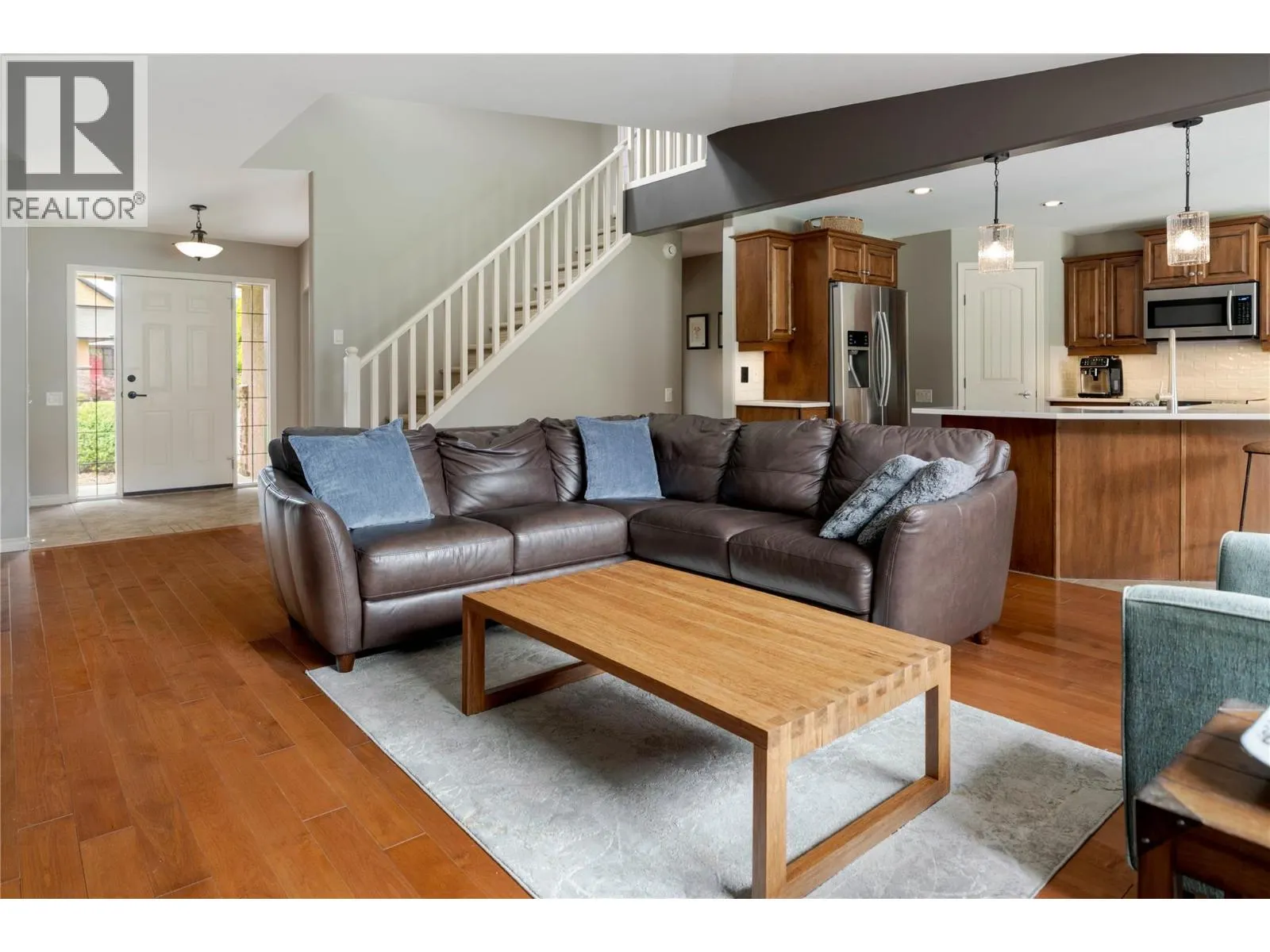 2464 SELKIRK Drive