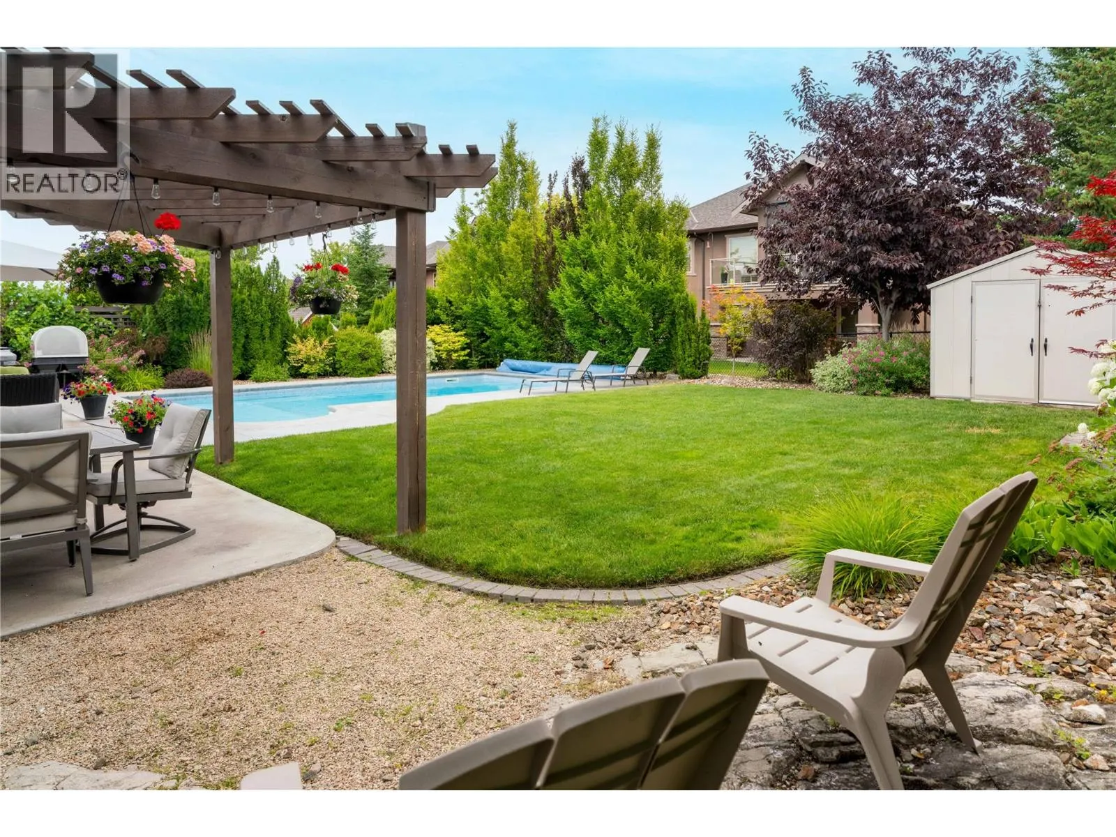2464 SELKIRK Drive