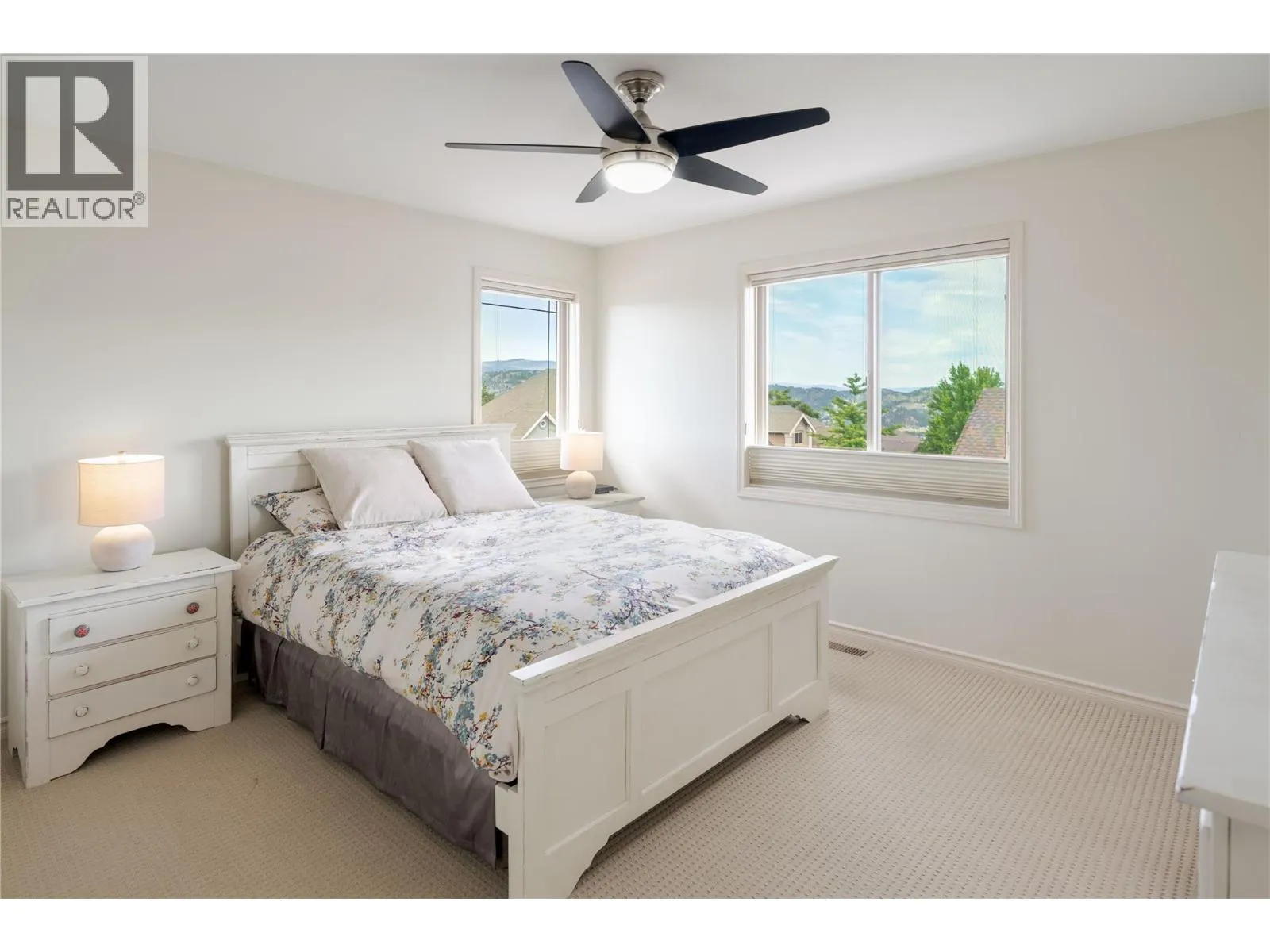 2464 SELKIRK Drive