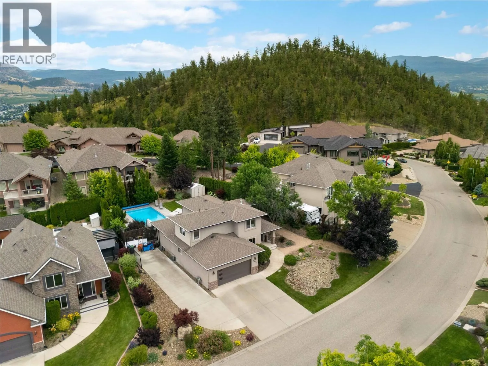 2464 SELKIRK Drive