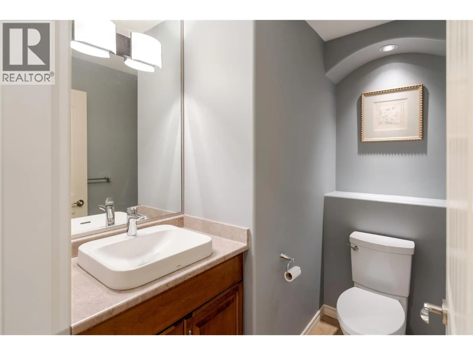 2464 SELKIRK Drive