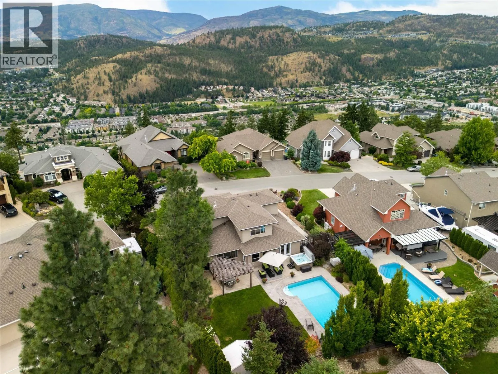 2464 SELKIRK Drive