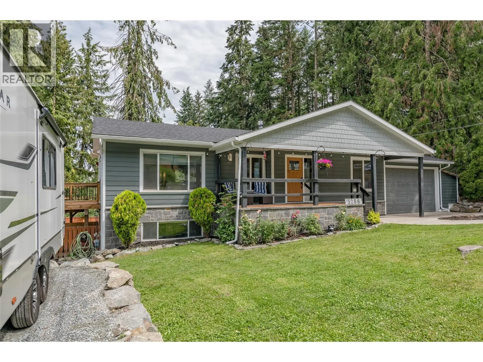 3286 Upper McLeod Road