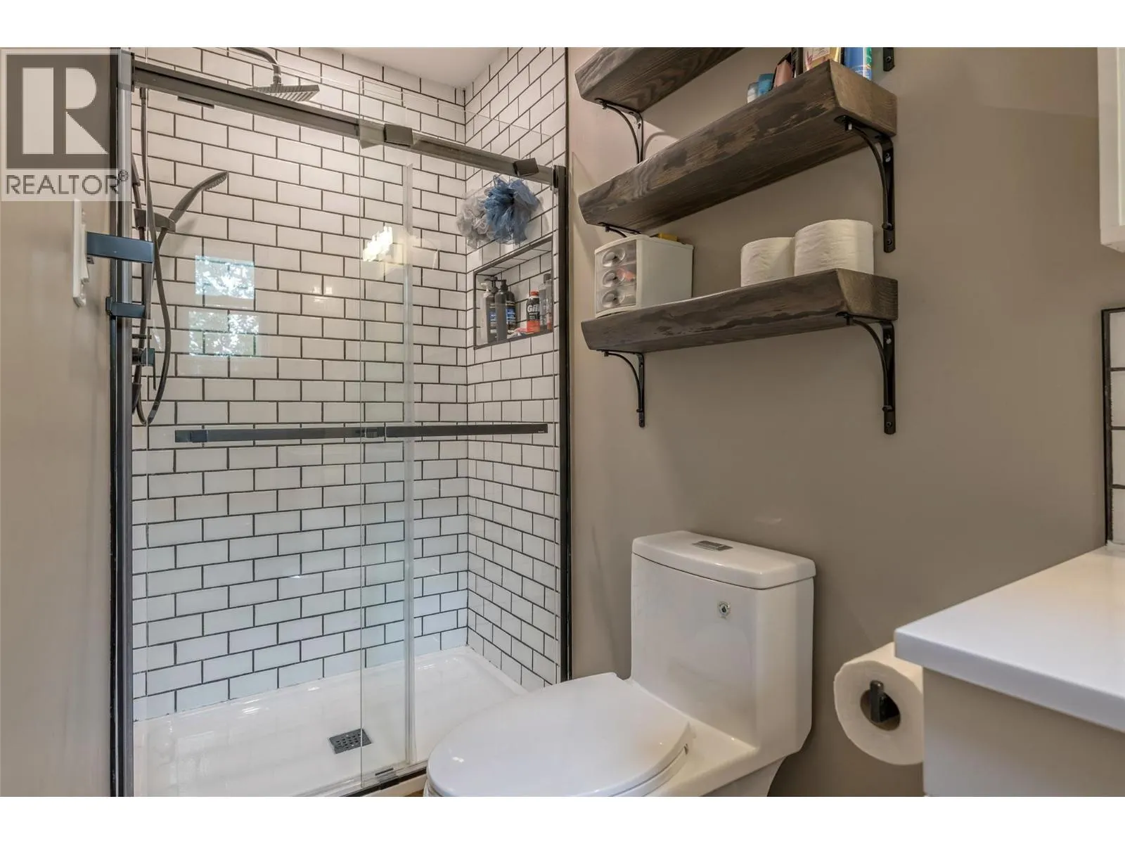 3286 Upper McLeod Road