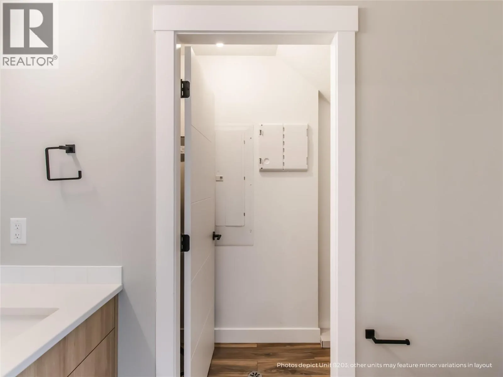 2110 11 Avenue NE Unit# B204