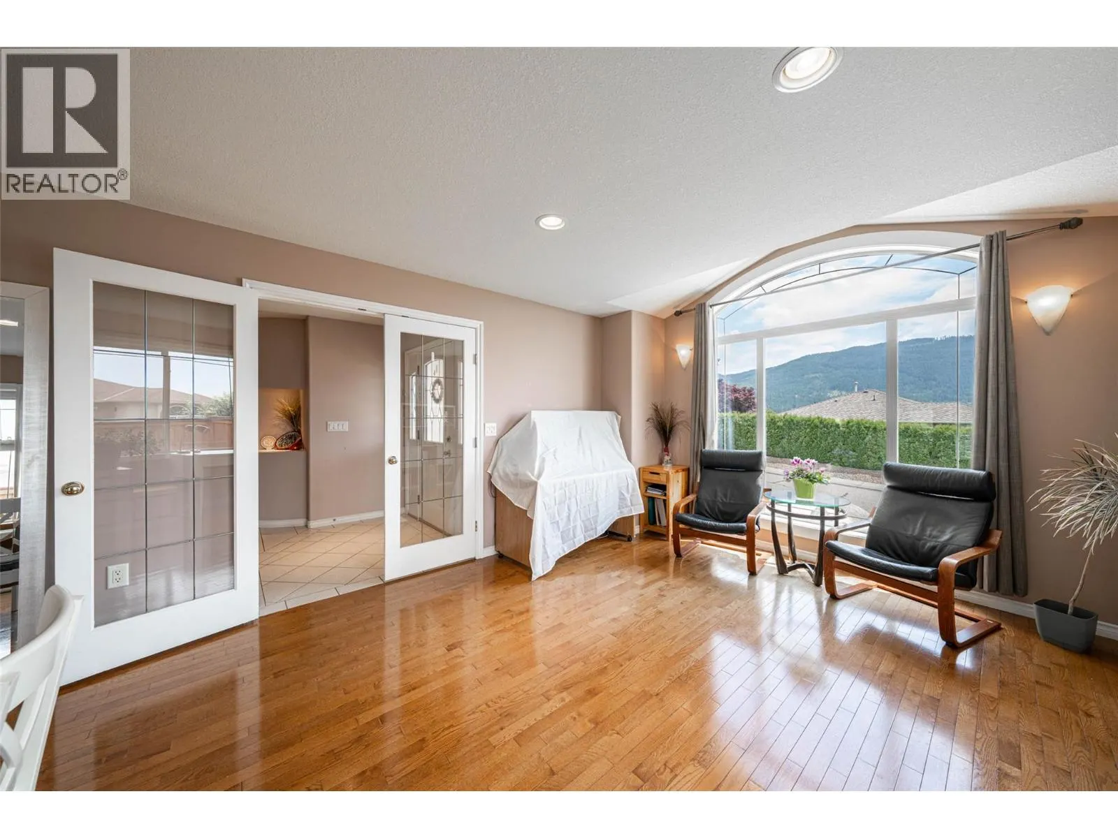 400 Fortress Crescent