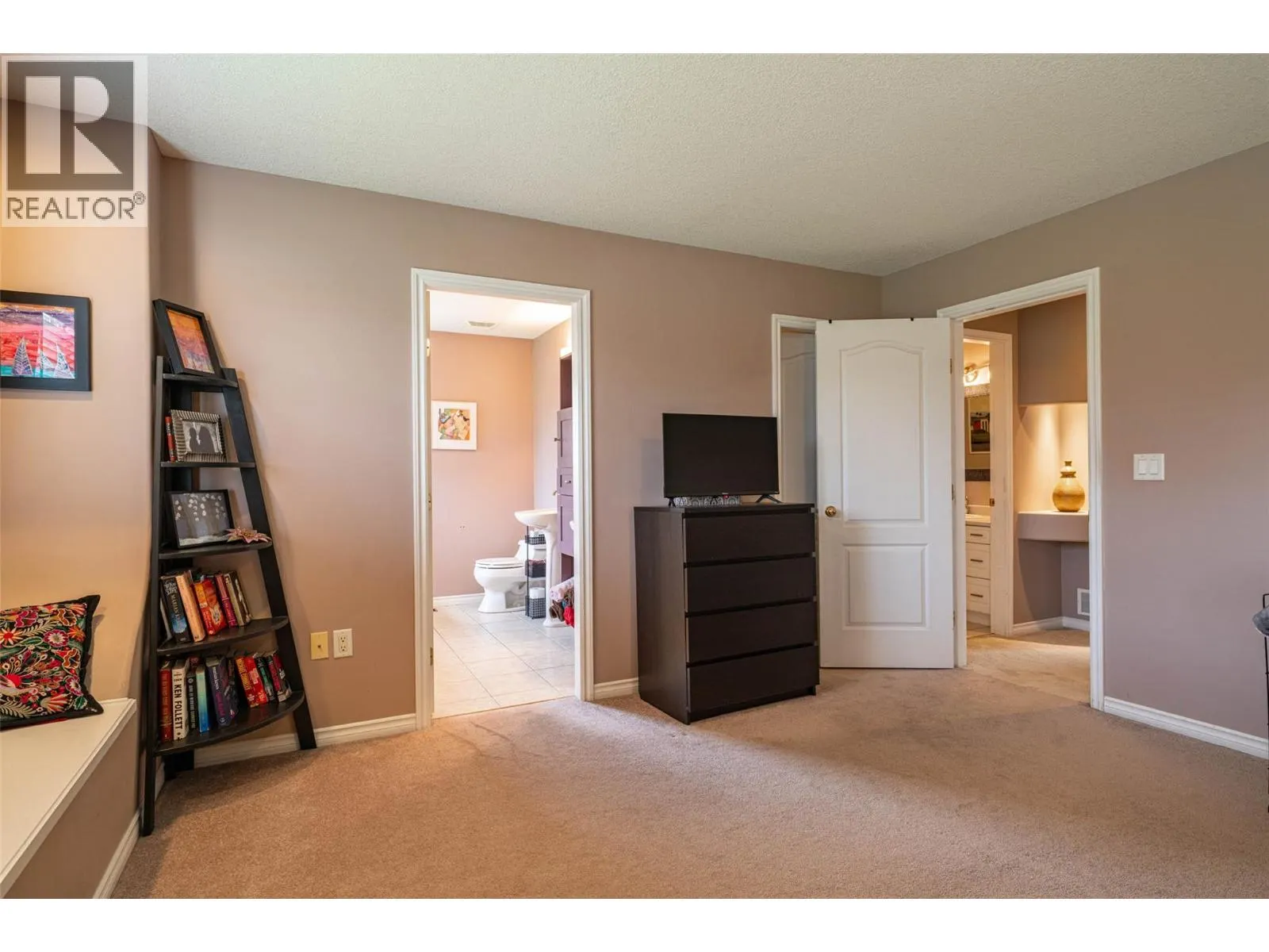400 Fortress Crescent