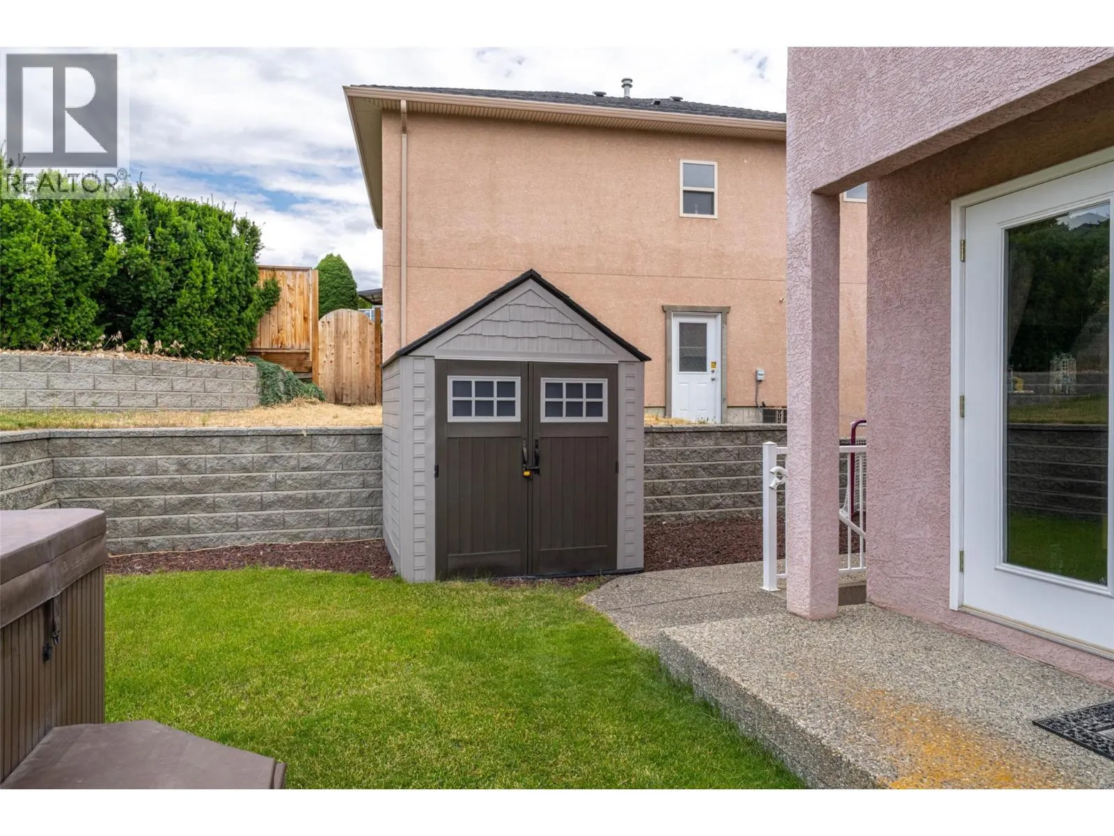 400 Fortress Crescent