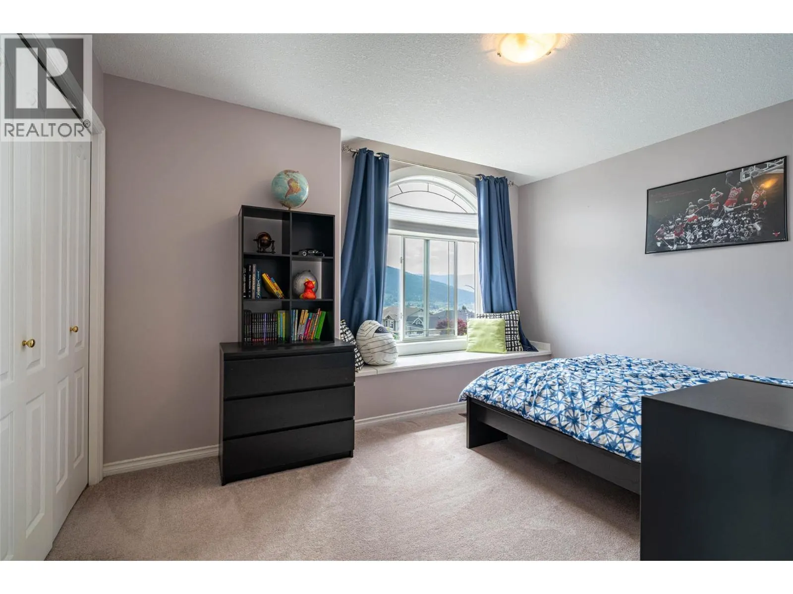 400 Fortress Crescent