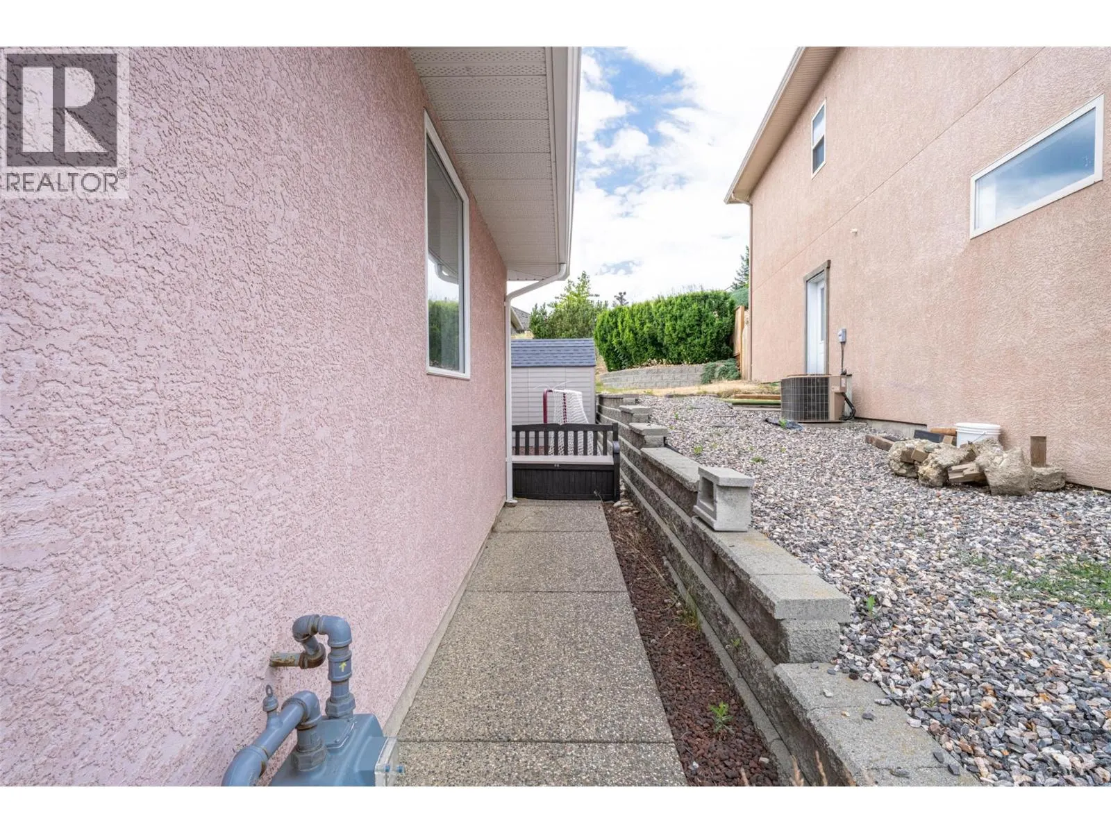 400 Fortress Crescent