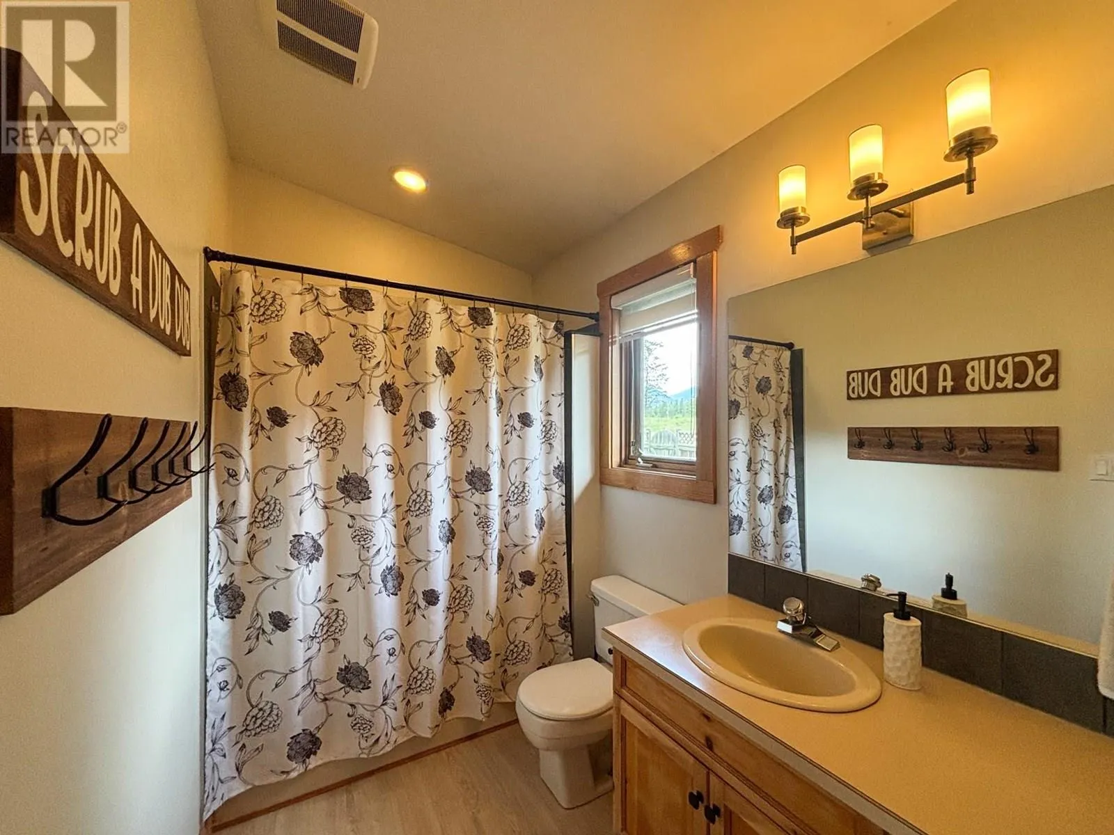 4761 CRESCENTWOOD Drive