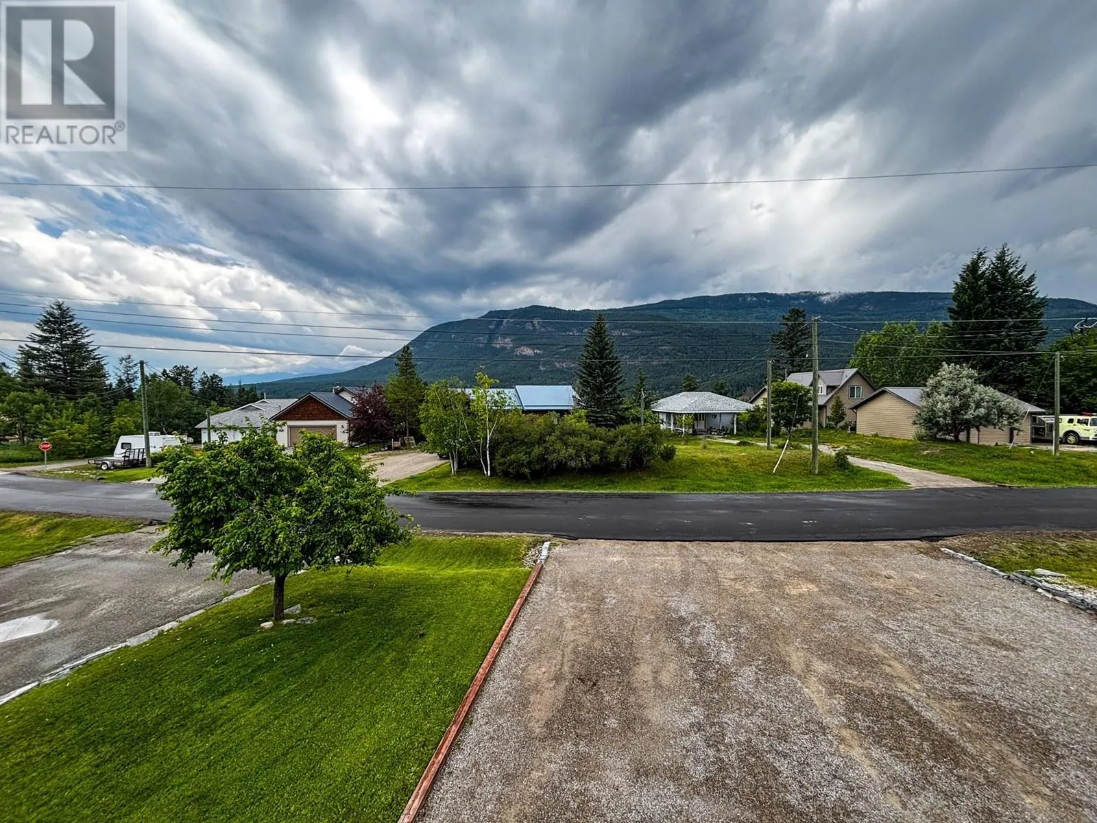 4761 CRESCENTWOOD Drive