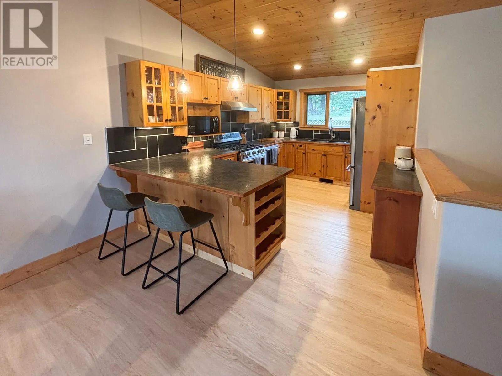 4761 CRESCENTWOOD Drive