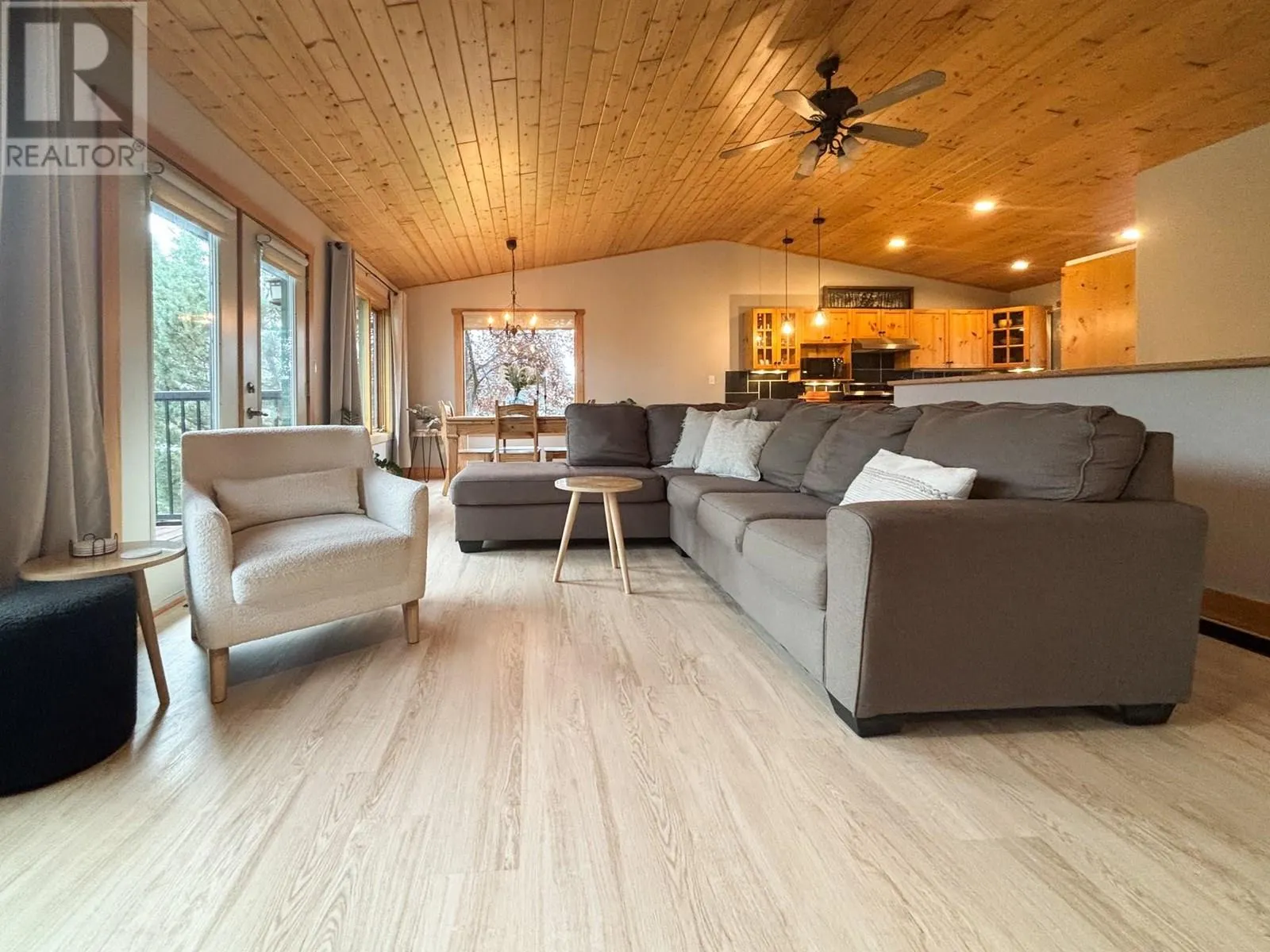 4761 CRESCENTWOOD Drive